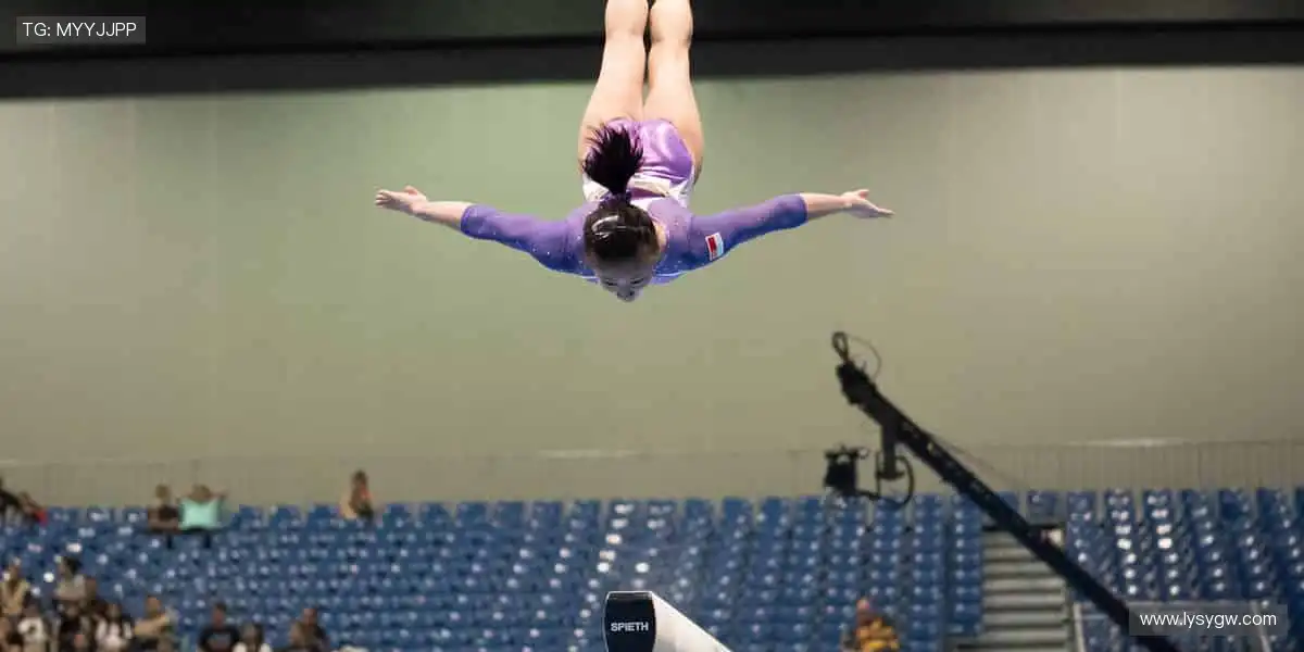 正品周边，球迷专属荣耀！🎁🏆